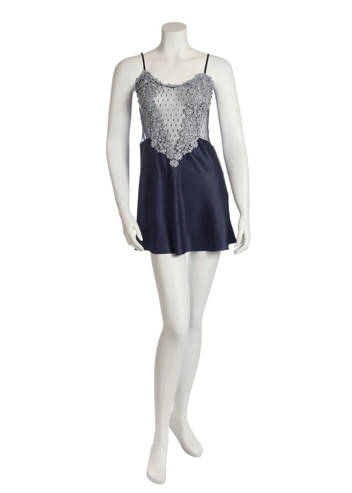 8060 Showstopper Chemise