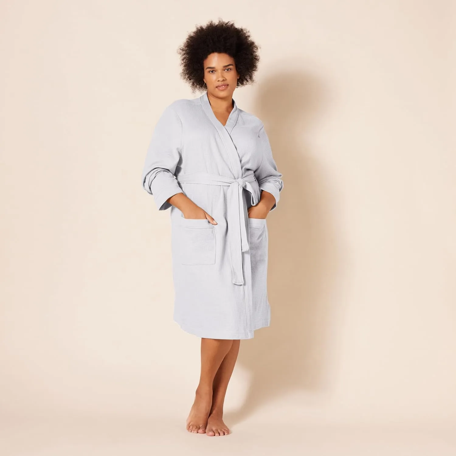 Amazon Essentials Women's Lightweight Waffle Mid-Length Robe (Available in Plus Size)