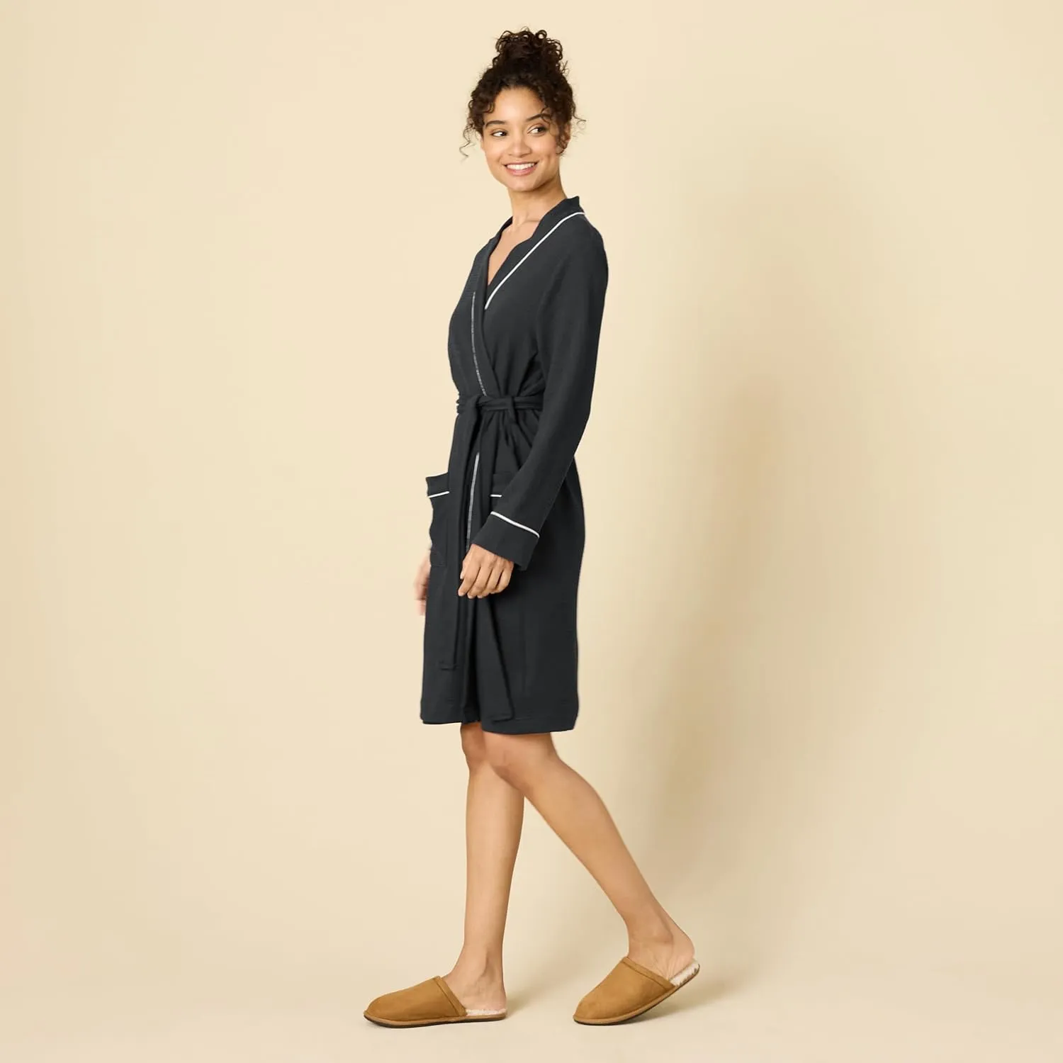Amazon Essentials Women's Lightweight Waffle Mid-Length Robe (Available in Plus Size)