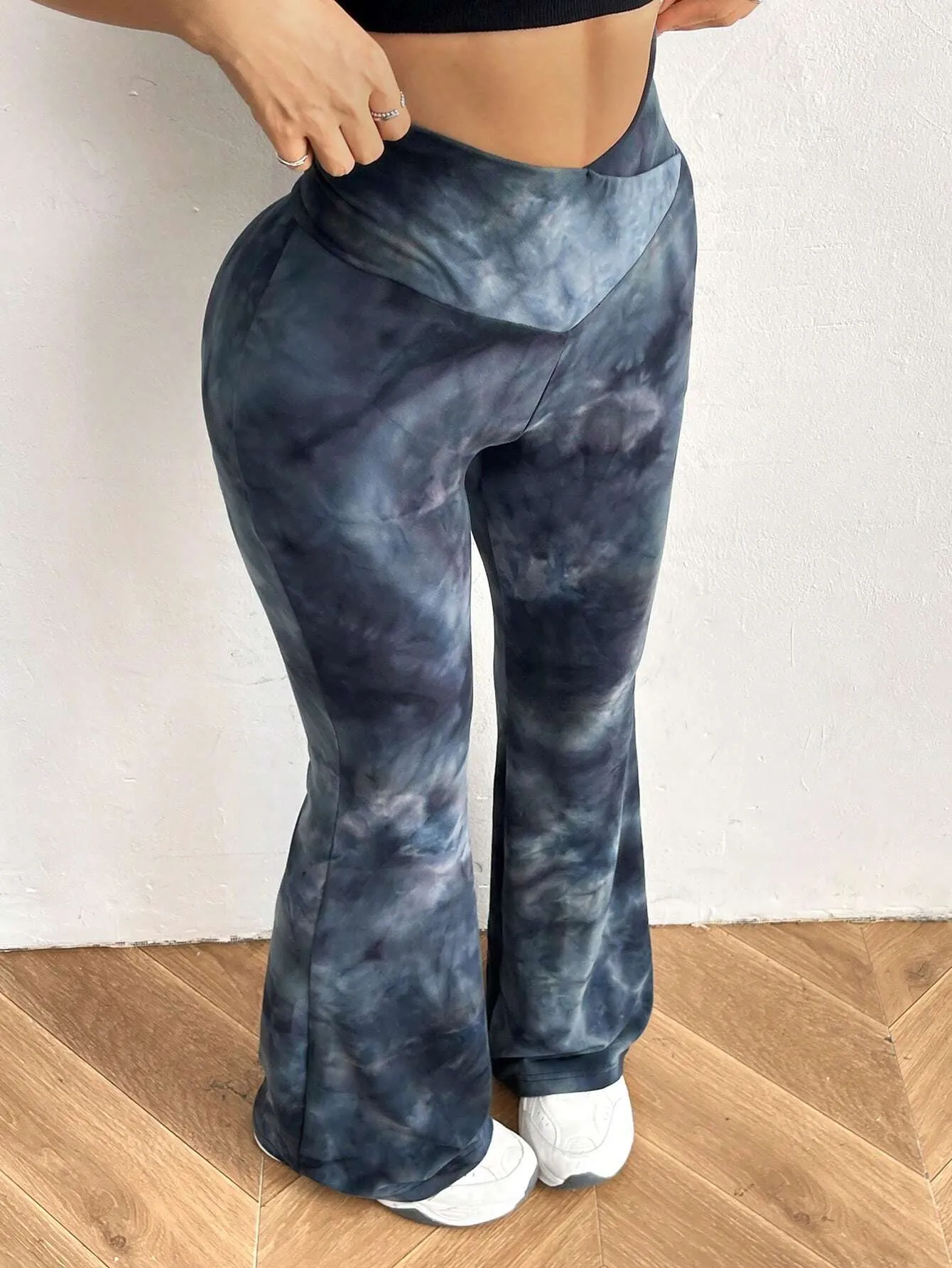 Tie Dye Flared Pants V-Shaped Waistband FW24